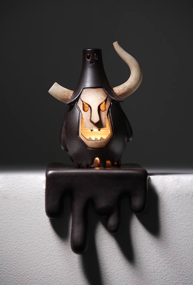 RUNNING HORNS X TOINZ LAMP Hands In Factory X ??? 10 x 19 x 15cm CERAMIC 10 LIMITED