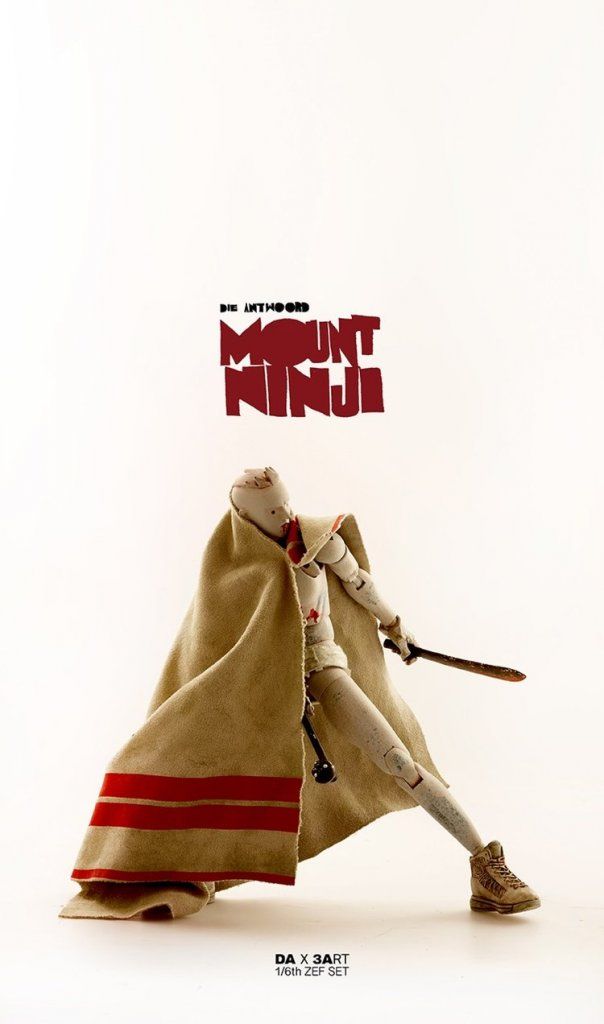 mount-ninji-and-da-nice-time-kid-figure-by-die-antwoord-x-threea-3art-da-1-6th-mount-2