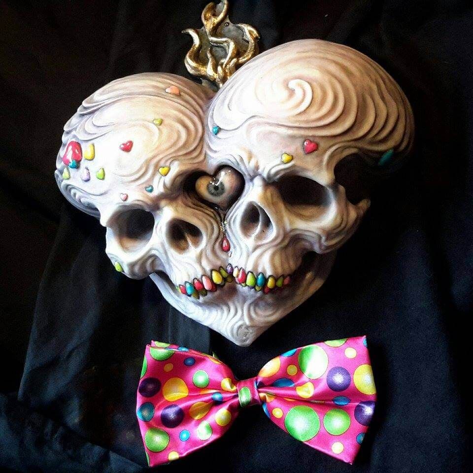 siamese-skull-by-lelia-painted-resin-full