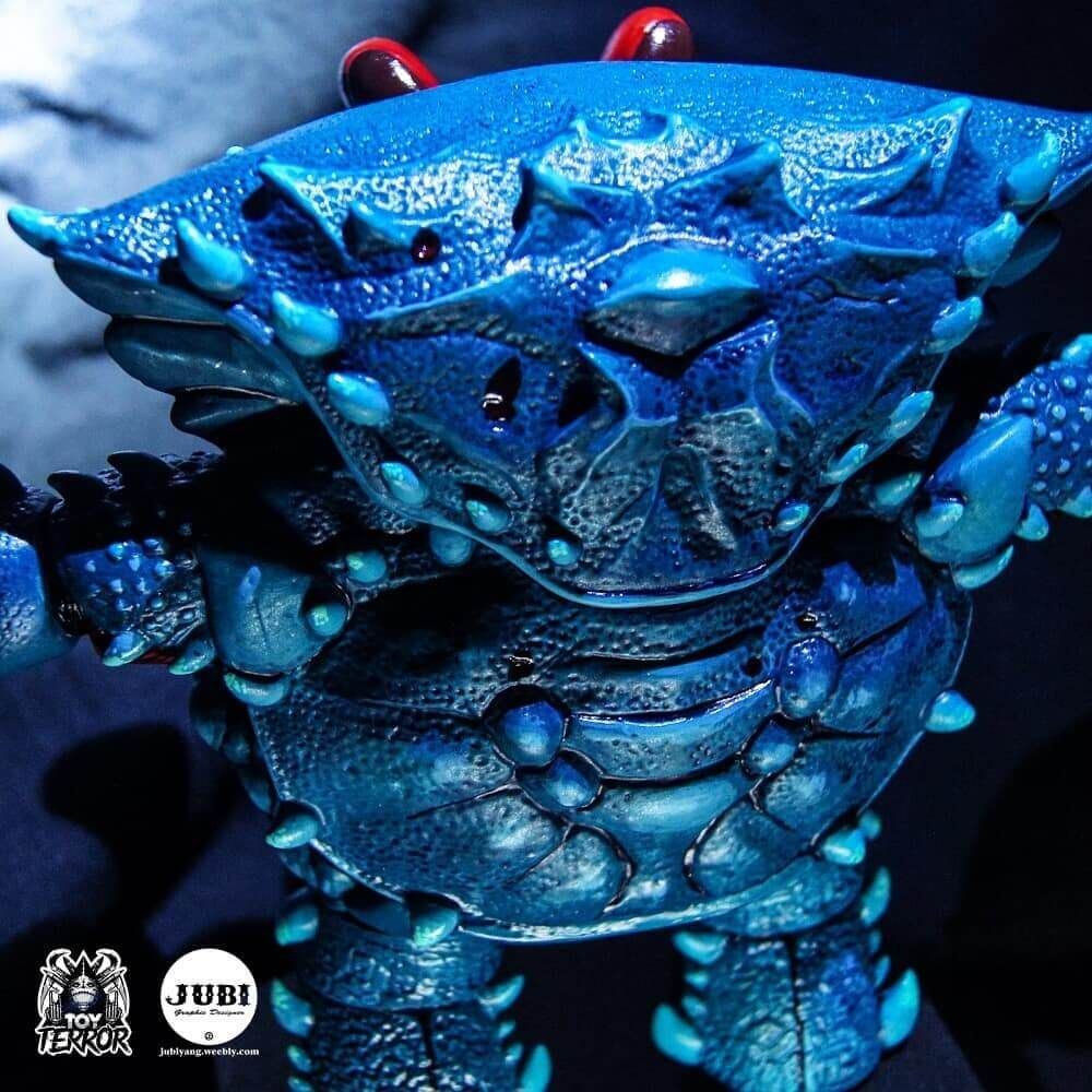 The-Gigantic-Crab-Kaiju-TERROR-Version-JUBI-TOY-TERROR-4