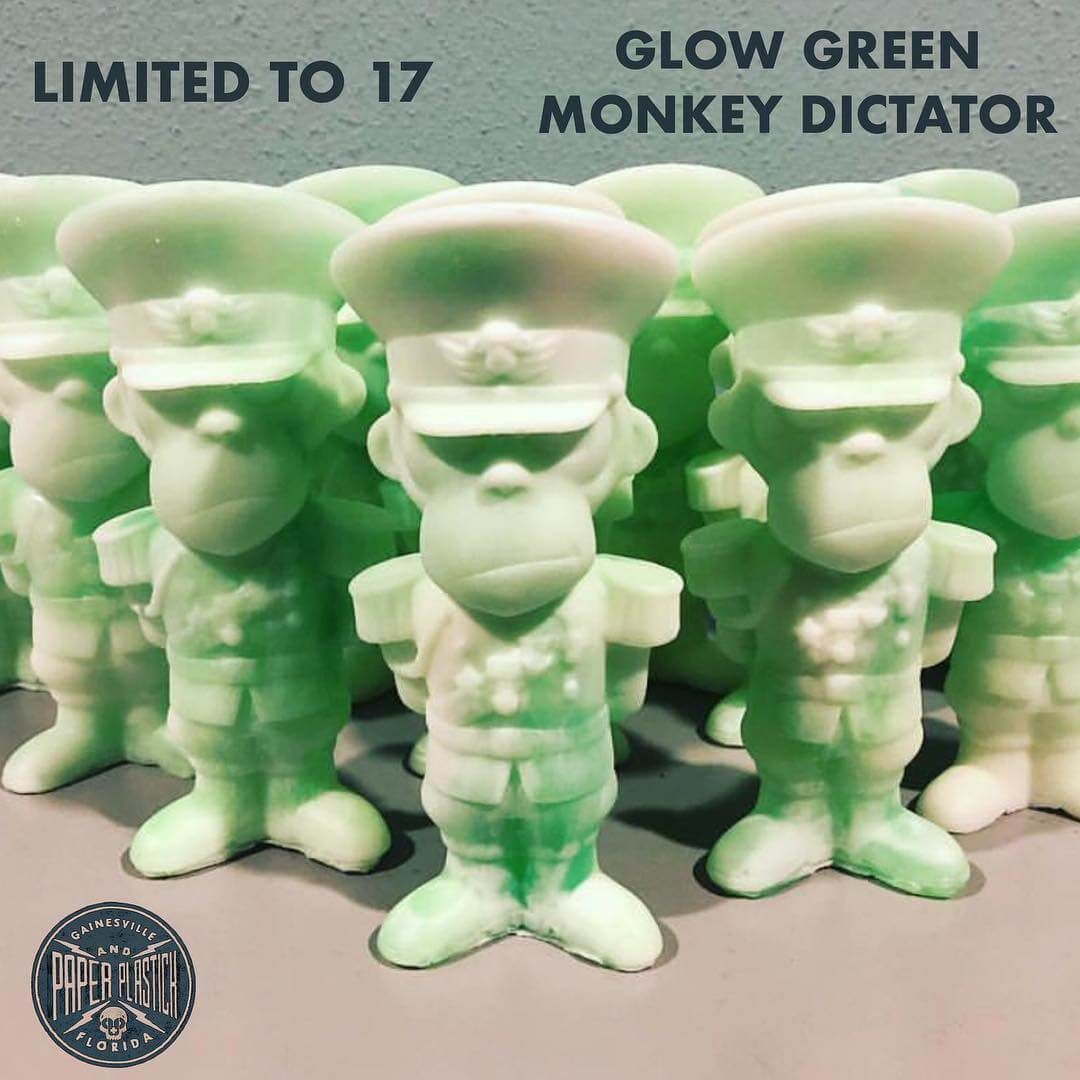 green-glow-monkey-dictator-paper-plastick