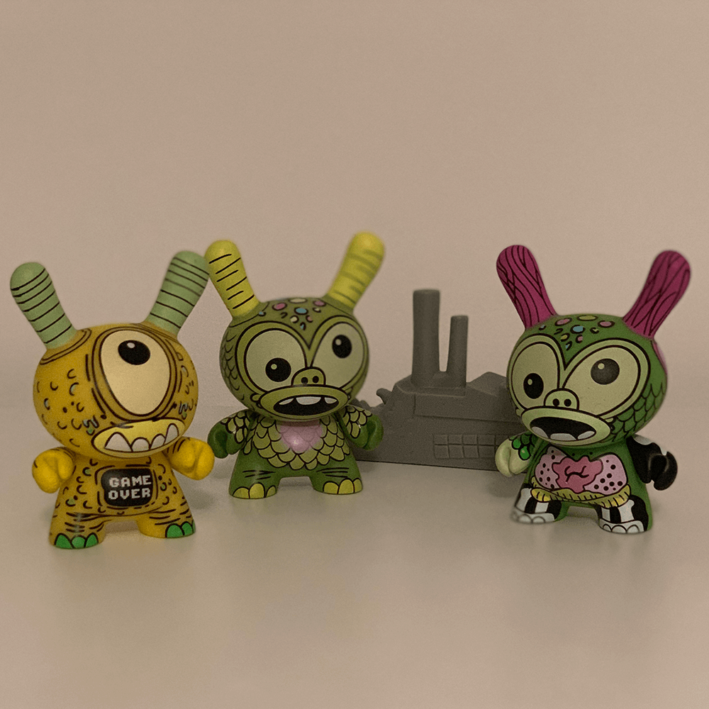 jeff-lamm-kidrobot-clutter-kaiju-dunny-battle-2