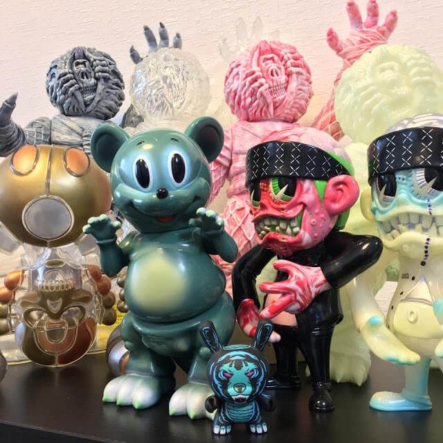 blackbooktoy-fivepoints-samplesale