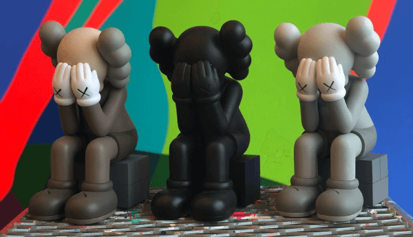 kaws-passing-through-open-edition